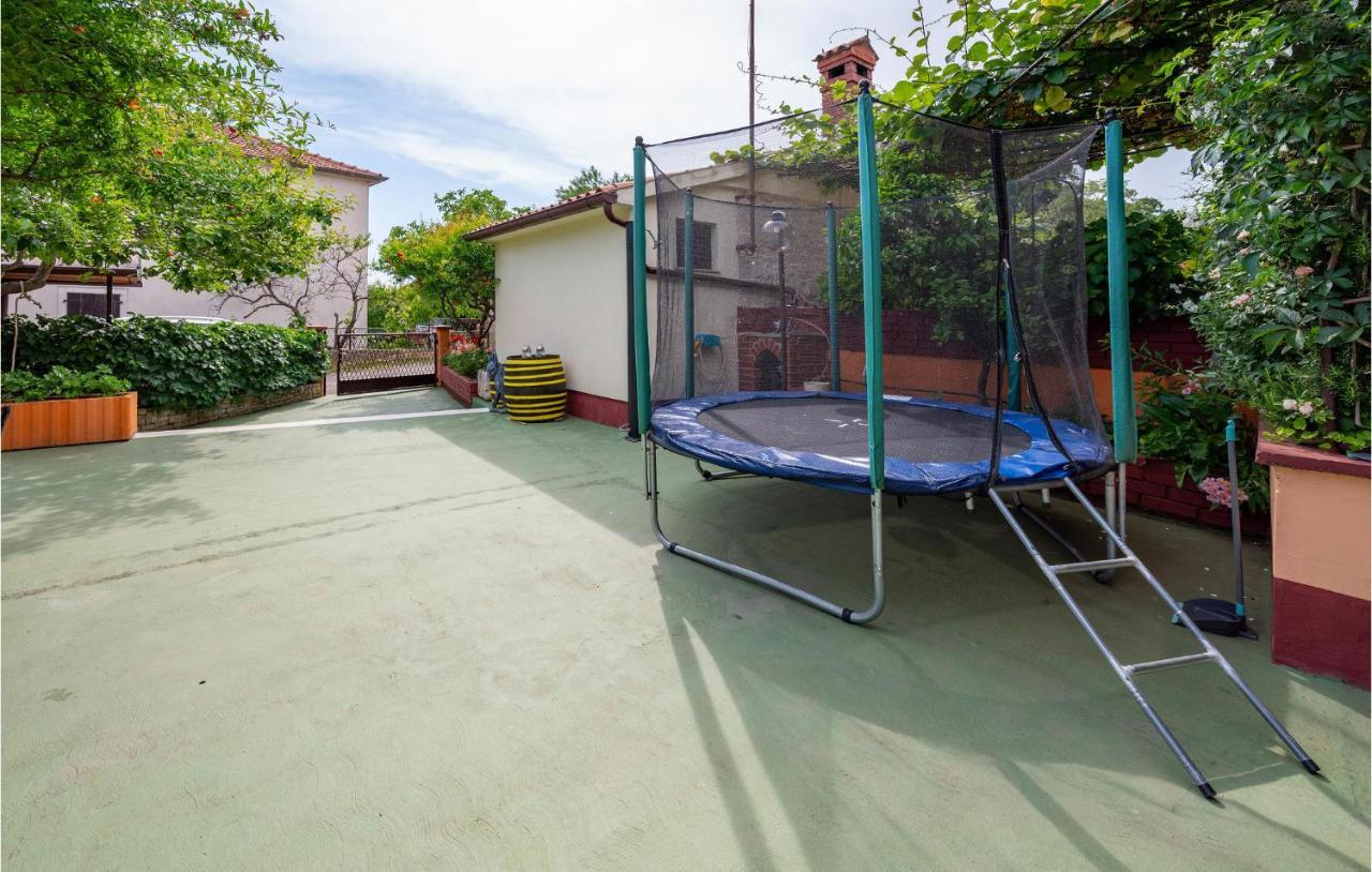 1 Bedroom Amazing Apartment In Peruški Exterior foto