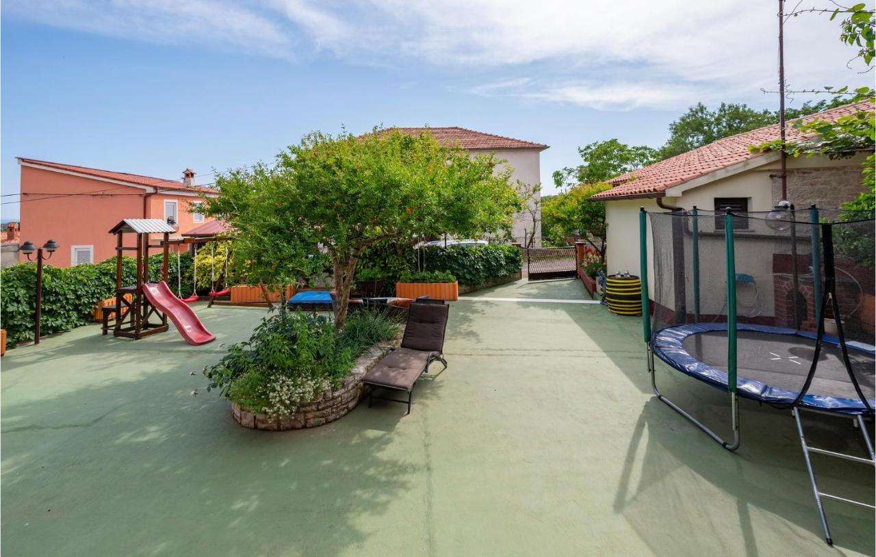 1 Bedroom Amazing Apartment In Peruški Exterior foto