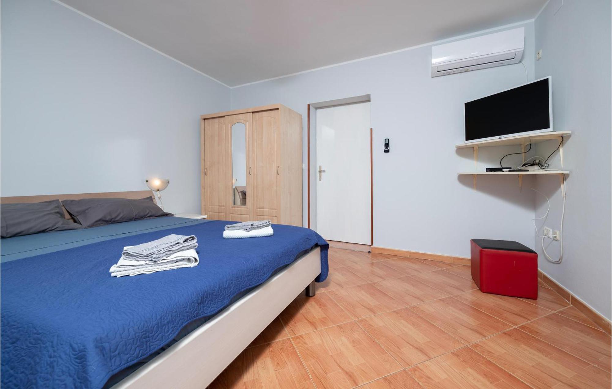 1 Bedroom Amazing Apartment In Peruški Exterior foto